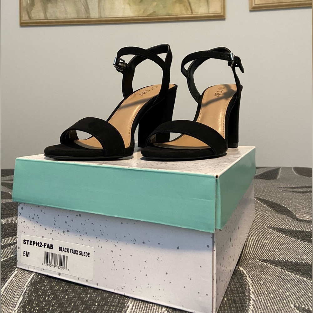 Size 5 black heels